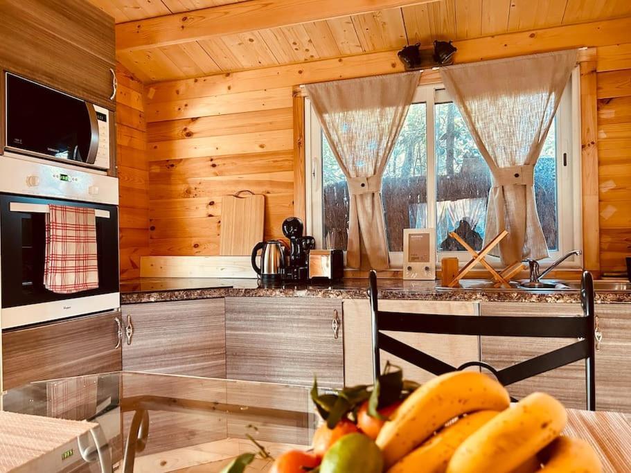 Chalet Bois Jacuzzi Bessan Exteriör bild